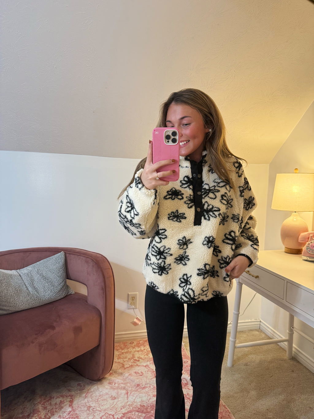 Snuggle Up Pullover/Sherpa